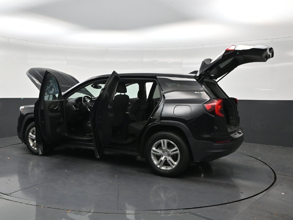 Used 2023 GMC Terrain SLE FWD image 30