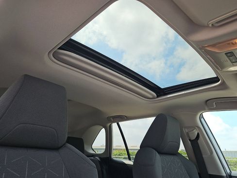 Certified 2021 Toyota RAV4 XLE w/ Convenience Package FWD image 16
