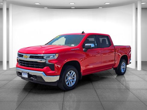 Used 2025 Chevrolet Silverado 1500 LT AWD/4WD image 3