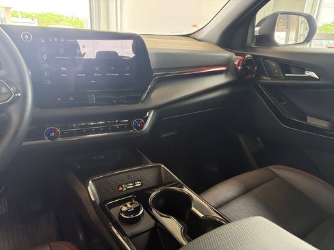 Used 2025 Chevrolet Equinox RS w/ Safety and Technology Package FWD image 22