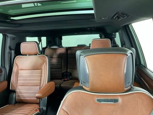 Used 2024 GMC Yukon XL Denali Ultimate image 40