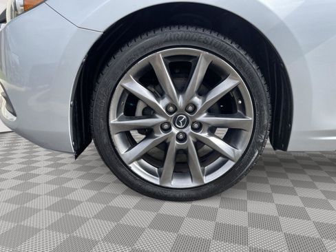 Used 2018 MAZDA MAZDA3 Touring image 19