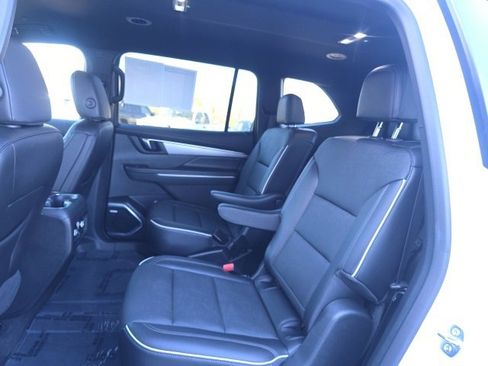 Certified 2025 Buick Enclave Preferred image 26