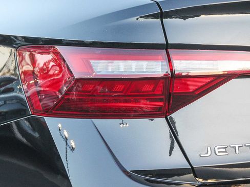 Used 2022 Volkswagen Jetta S image 9