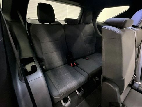Used 2025 Chevrolet Traverse LT w/ Driver Confidence Package AWD/4WD image 31