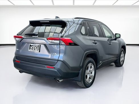 Used 2025 Toyota RAV4 LE AWD/4WD image 4