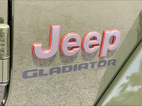 Used 2021 Jeep Gladiator Mojave AWD/4WD image 31
