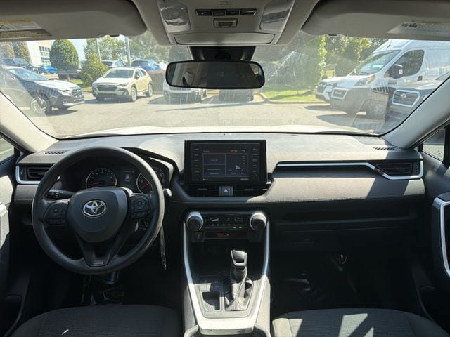 Used 2022 Toyota RAV4 LE FWD image 19