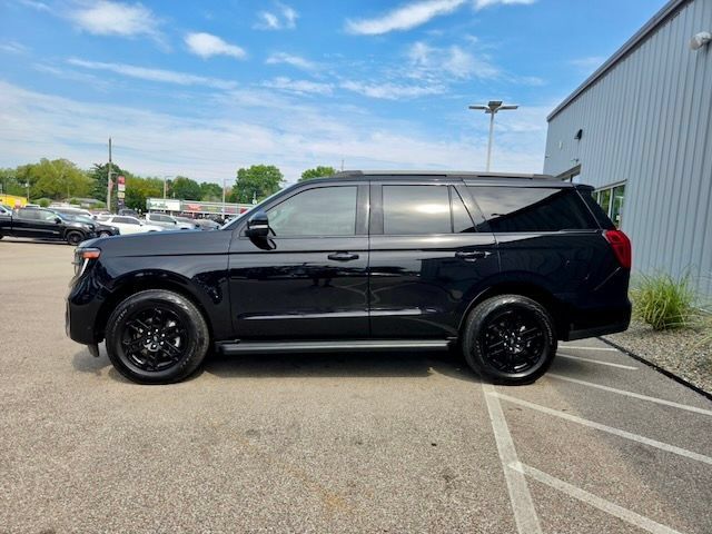 Used 2025 Ford Expedition Active AWD/4WD image 4