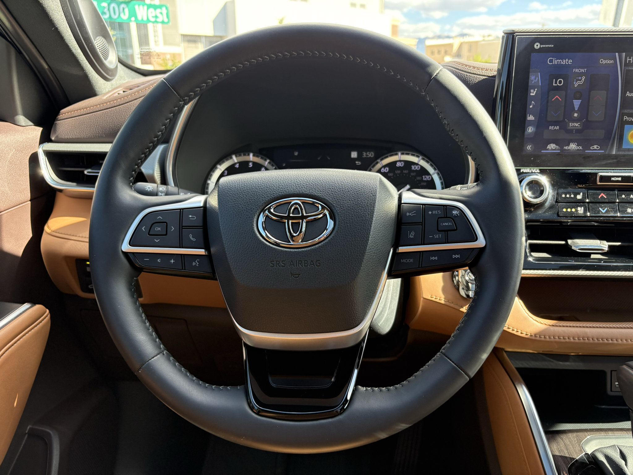 Used 2022 Toyota Highlander Platinum AWD/4WD image 26