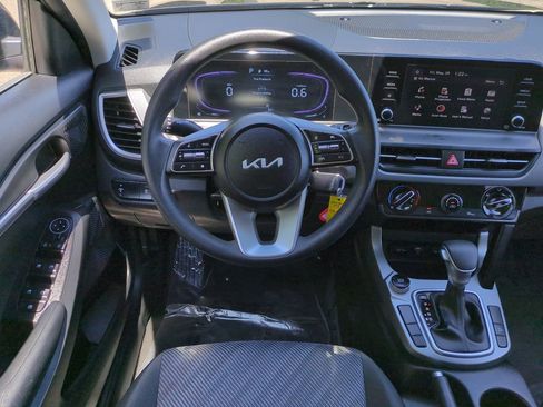Used 2026 Kia Seltos LX FWD image 16