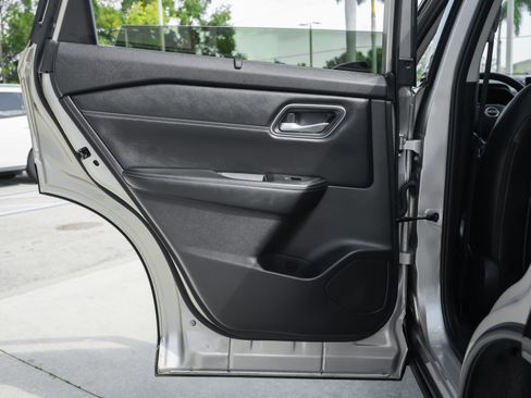 Used 2025 Nissan Rogue Platinum w/ Platinum Premium Package image 33