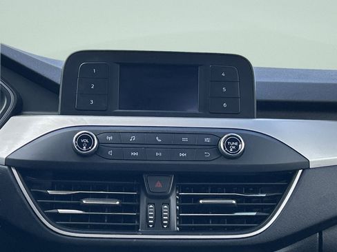 Used 2022 Ford Escape S image 16