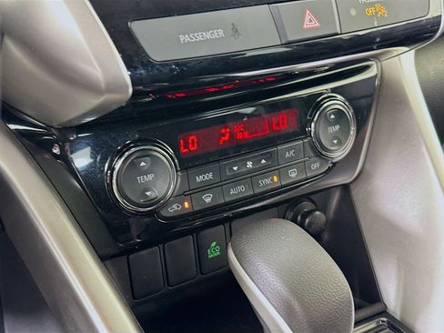 Used 2024 Mitsubishi Eclipse Cross SE AWD/4WD image 24