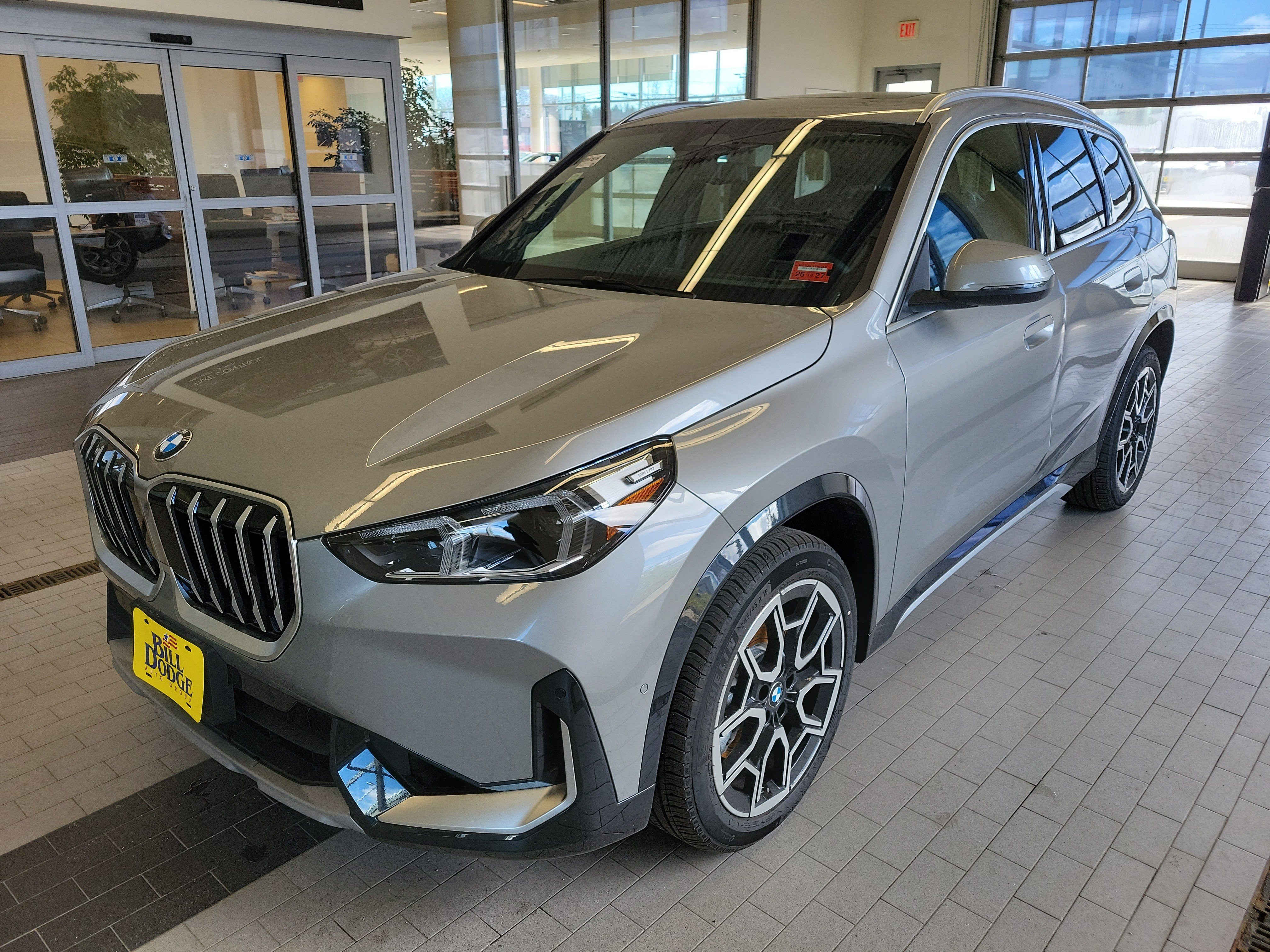 Used 2026 BMW X1 xDrive28i w/ Convenience Package AWD/4WD image 1