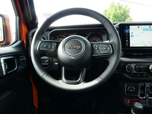 New 2025 Jeep Wrangler Unlimited Rubicon image 17