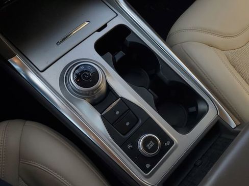 Certified 2023 Ford Explorer Platinum w/ Technology Package image 22