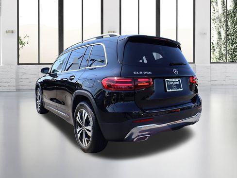 Used 2025 Mercedes-Benz GLB 250 image 3