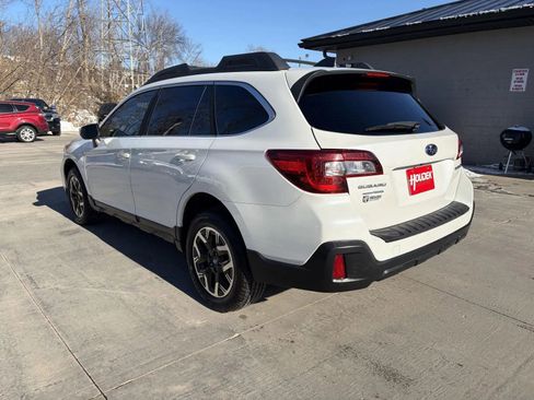 Used 2018 Subaru Outback 2.5i Premium image 6