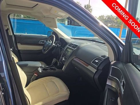 Used 2018 Ford Explorer Platinum AWD/4WD image 10
