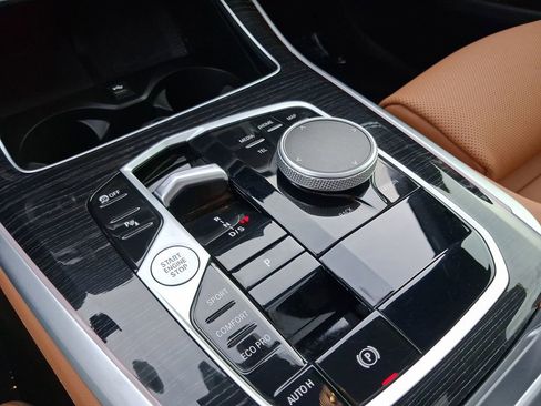 Used 2025 BMW X5 sDrive40i w/ M Sport Package image 24