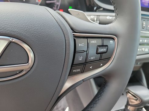 Used 2024 Lexus ES 350 w/ Premium Package FWD image 27