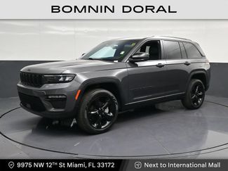 Used 2025 Jeep Grand Cherokee Limited w/ Black Appearance Package RWD video 1
