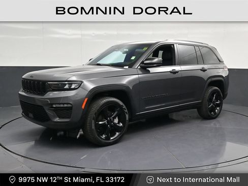 Used 2025 Jeep Grand Cherokee Limited w/ Black Appearance Package RWD image 1
