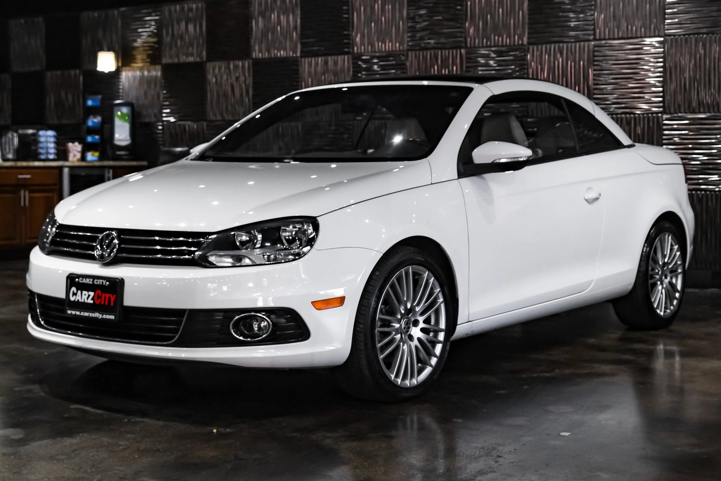 Used 2012 Volkswagen Eos Komfort FWD image 7