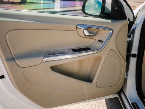 Used 2016 Volvo S60 T5 Premier w/ Convenience Package image 26