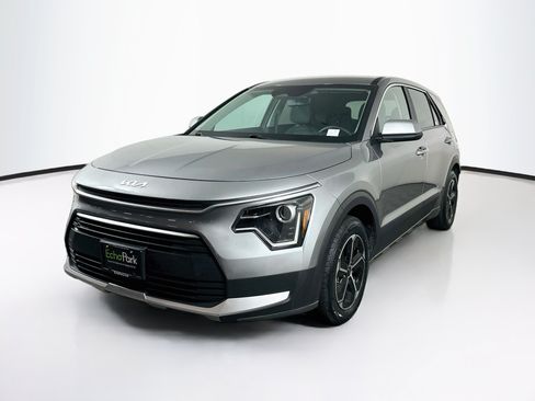 Used 2025 Kia Niro LX FWD image 3