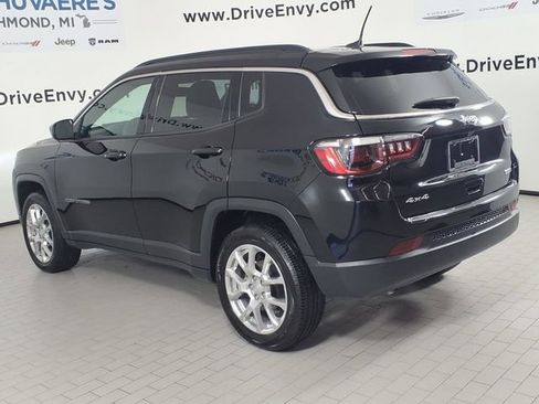 Used 2024 Jeep Compass Latitude AWD/4WD image 6