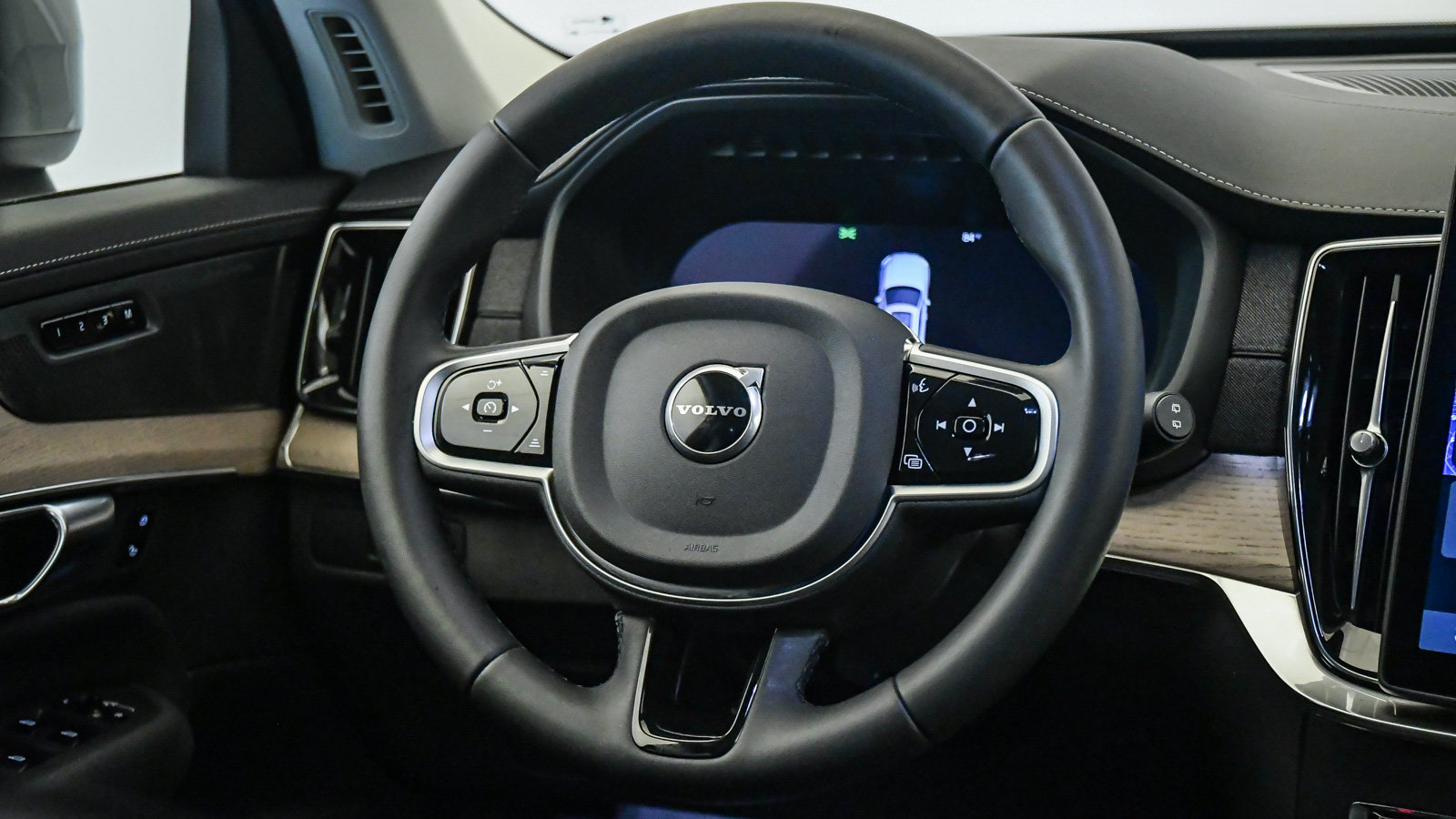 Certified 2026 Volvo XC90 B6 Plus AWD/4WD image 13