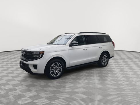 Certified 2025 Ford Expedition Active AWD/4WD image 42