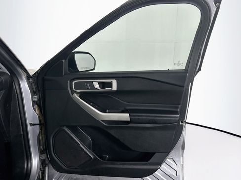 Used 2020 Ford Explorer XLT RWD image 34