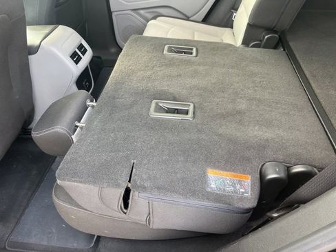 Used 2023 GMC Terrain SLE w/ Driver Convenience Package image 41