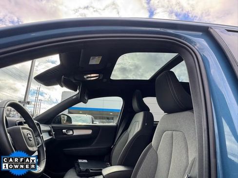 Used 2024 Volvo XC40 B5 Core image 23