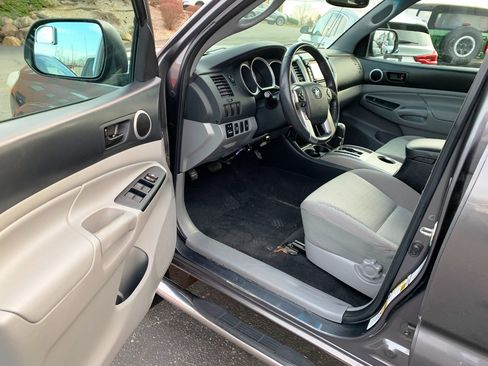 Used 2014 Toyota Tacoma Double Cab Long Bed V6 5AT 4WD image 5