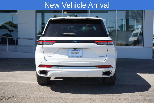 Used 2022 Jeep Grand Cherokee Overland w/ Luxury Tech Group IV AWD/4WD image 7