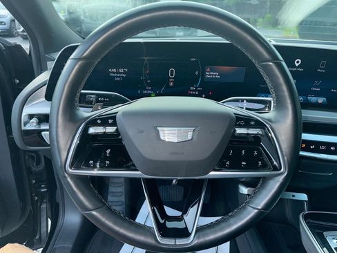 Used 2024 Cadillac Lyriq Luxury AWD/4WD image 16