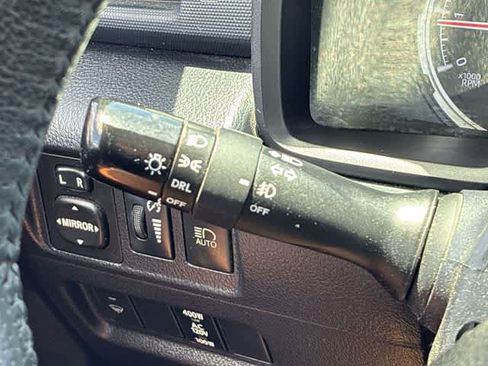 Used 2021 Toyota 4Runner TRD Off-Road AWD/4WD image 29