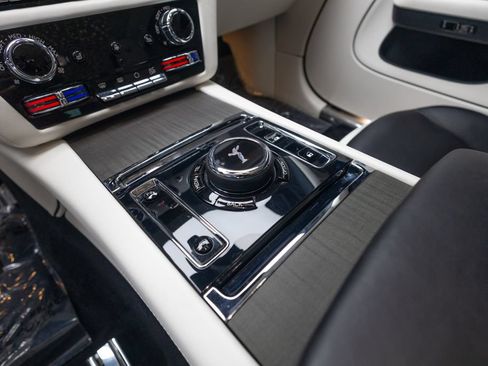 Used 2024 Rolls-Royce Spectre w/ Spectre Launch Package AWD/4WD image 31