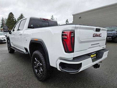 Used 2024 GMC Sierra 3500 AT4 w/ AT4 Preferred Package image 3