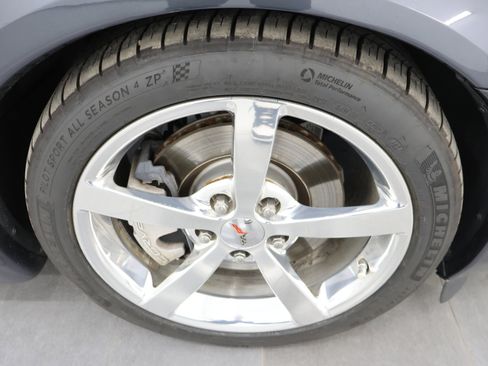 Used 2009 Chevrolet Corvette Coupe w/ Preferred Equipment Group RWD image 3