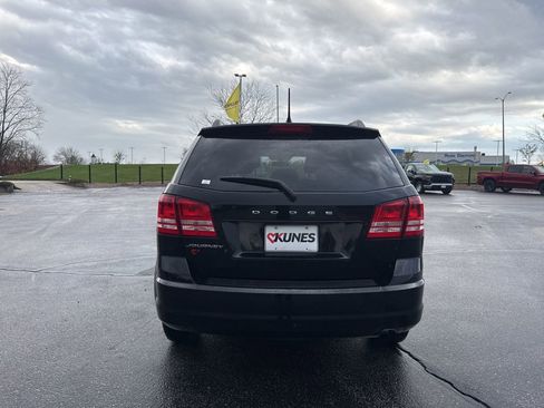 Used 2017 Dodge Journey SE image 4