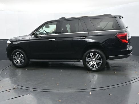 Used 2024 Ford Expedition Limited image 3