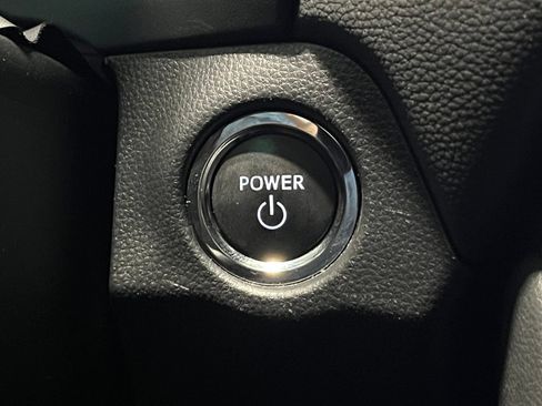 Used 2025 Toyota RAV4 XLE AWD/4WD image 24
