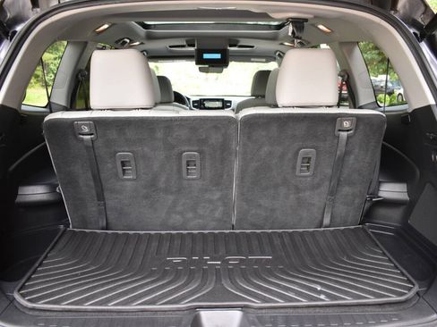 Used 2019 Honda Pilot Elite image 11