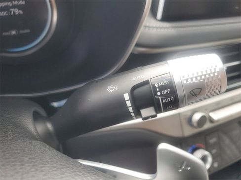 Used 2025 Genesis G70 2.5T w/ Sport Prestige Package image 18