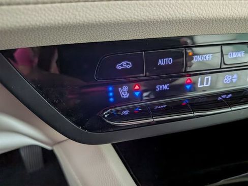 Used 2023 Buick Envision Avenir FWD image 9
